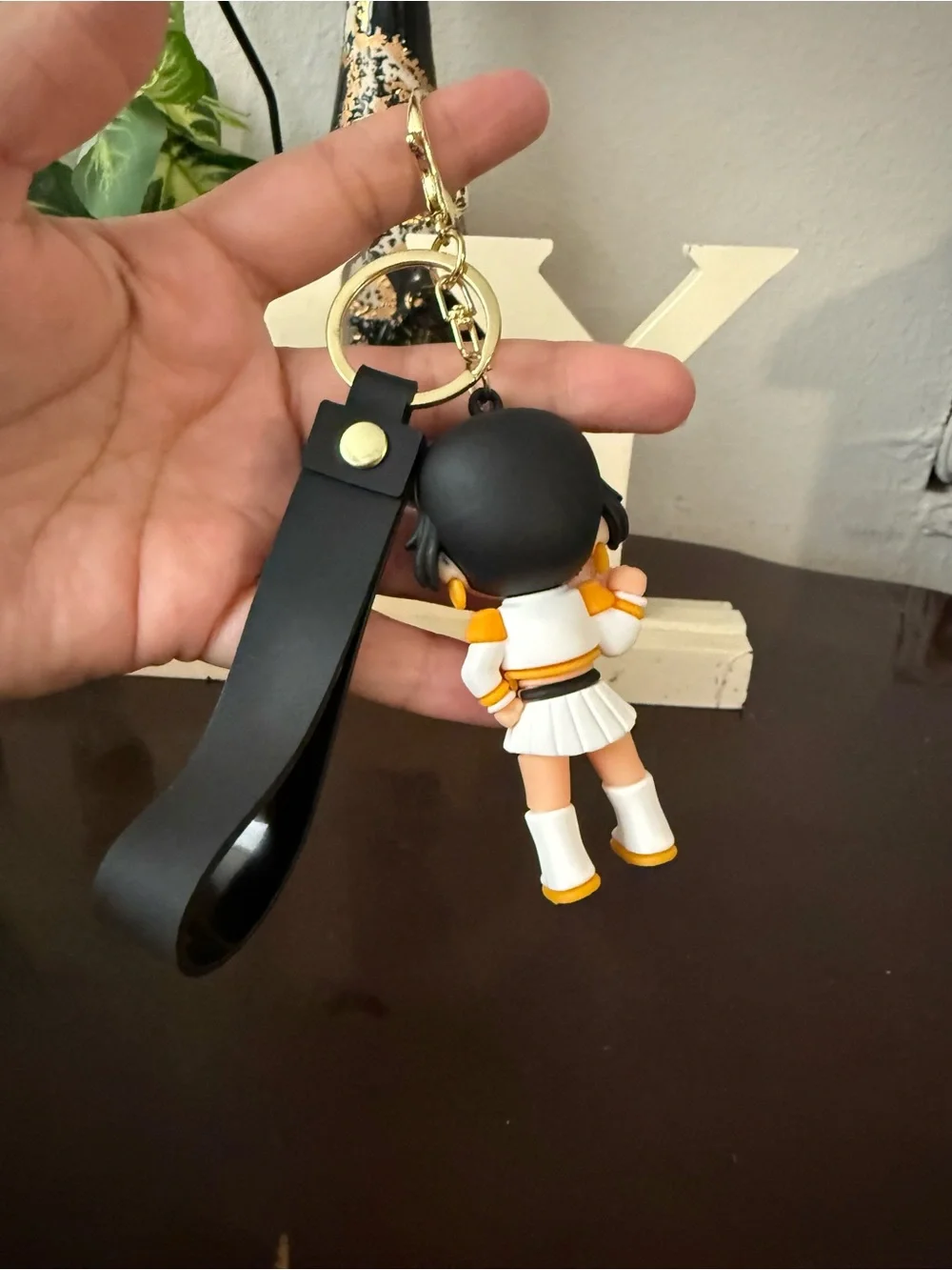 K-Pop Demon Hunters Cute Anime Figure Keychain Yellow White Idol Outfit Music
